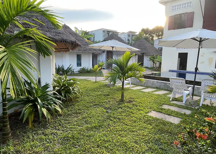 Vireak Private Pool Villa *